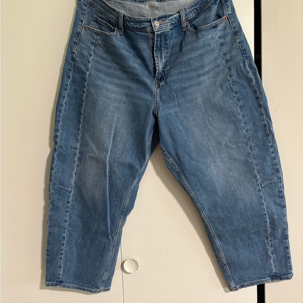 Old Navy High-Rise Barrel Leg Jeans